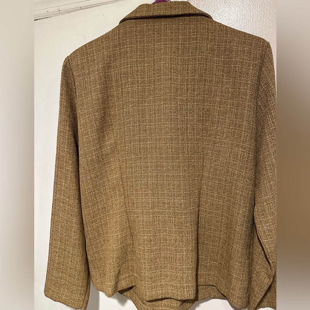 Kari New York Brown Blazer with attached Cami & necklace - Picture 6 of 7
